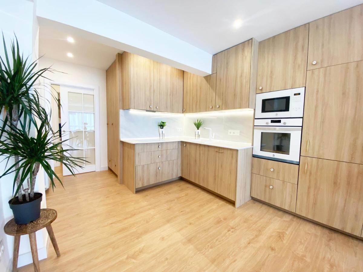 Miramar Luxurious Flat, 3 Double Rooms, Free Parking, Terrace, Completely New San Sebastian Exterior photo