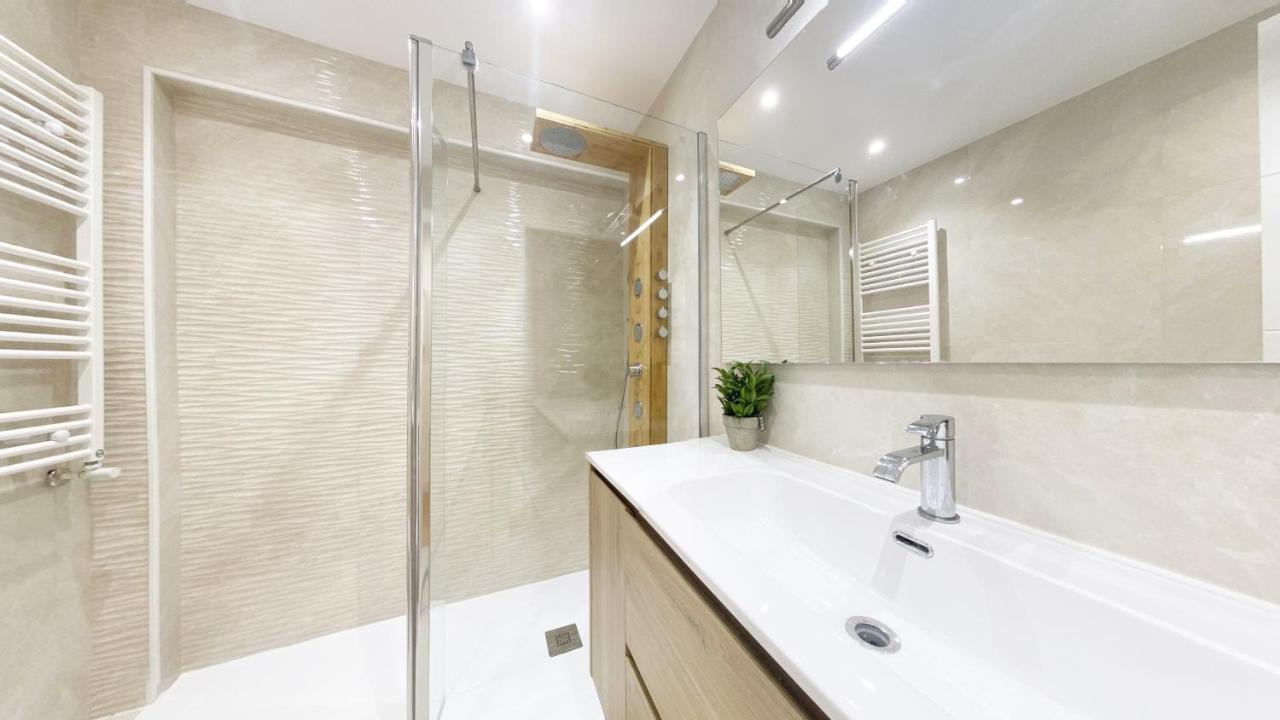 Miramar Luxurious Flat, 3 Double Rooms, Free Parking, Terrace, Completely New San Sebastian Exterior photo